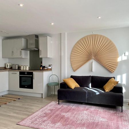 Modern Apartment In Central Quiet York With Free Parking - Contemporary New Building エクステリア 写真