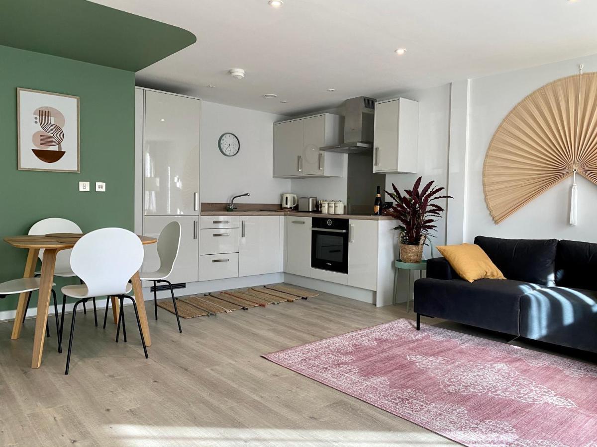 Modern Apartment In Central Quiet York With Free Parking - Contemporary New Building エクステリア 写真