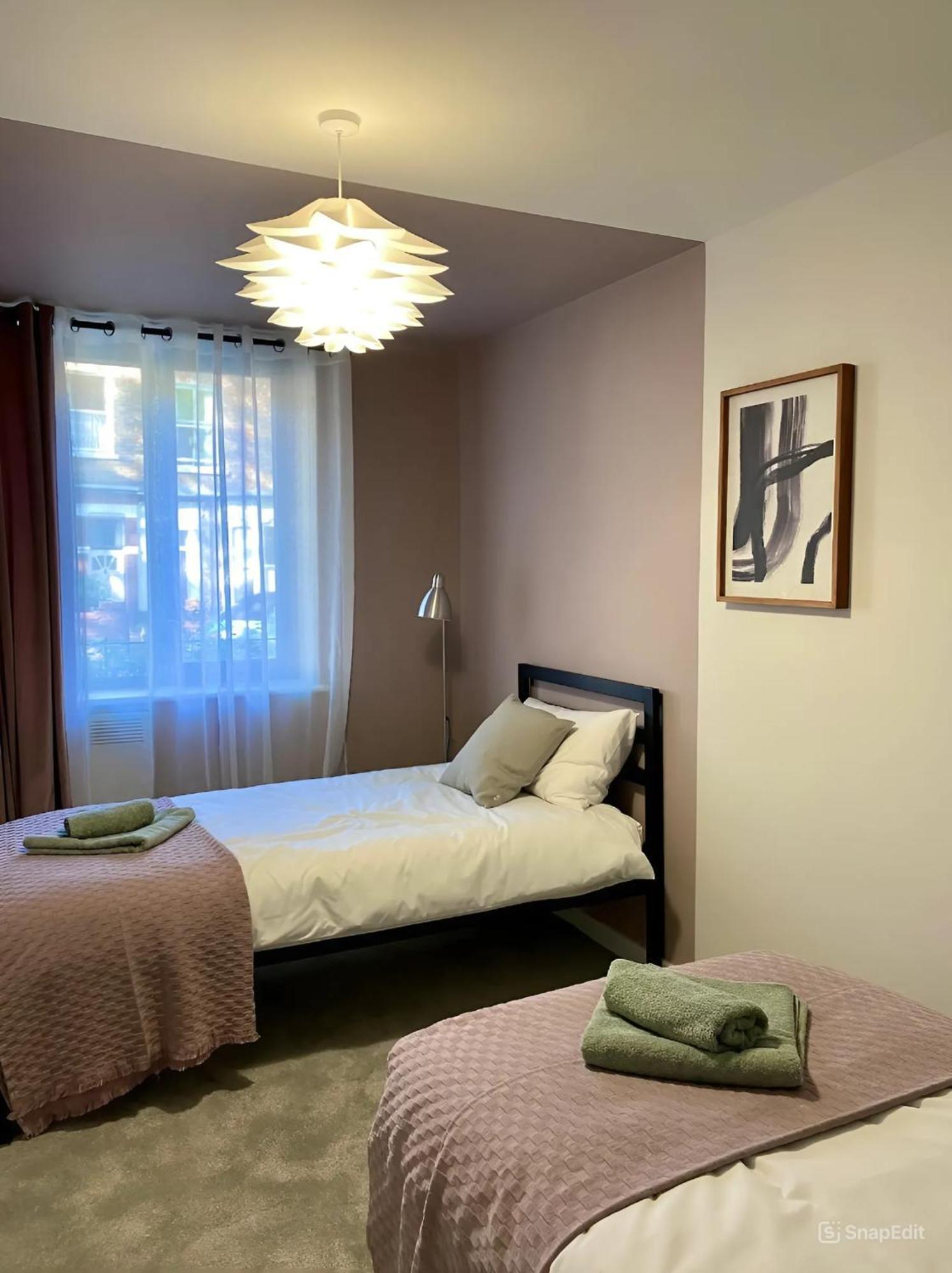 Modern Apartment In Central Quiet York With Free Parking - Contemporary New Building エクステリア 写真